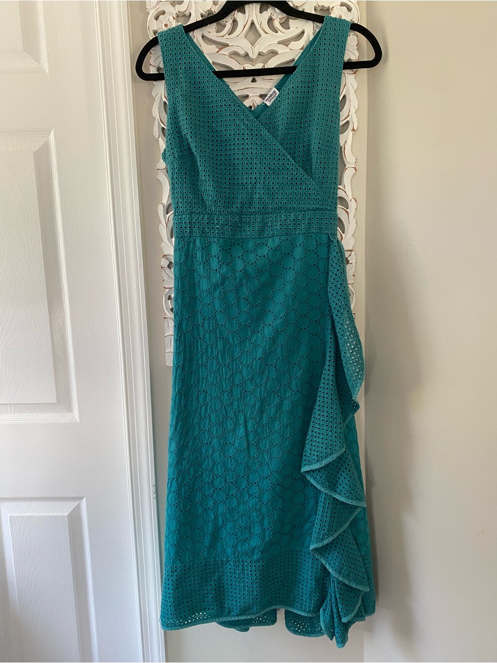 Monroe & Main Eyelet Midi Faux Wrap Dress 6 Preppy Feminine Beachy Resortwear